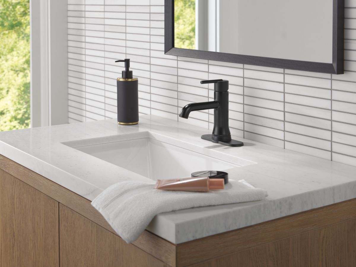 DELTA Trinsic Touch2O Bathroom Faucet with Touchless Technology — Matte Black