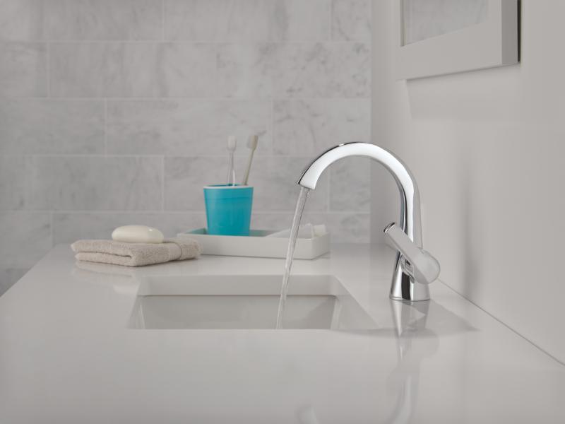 DELTA Lineax Single Handle Bathroom Faucet — Chrome