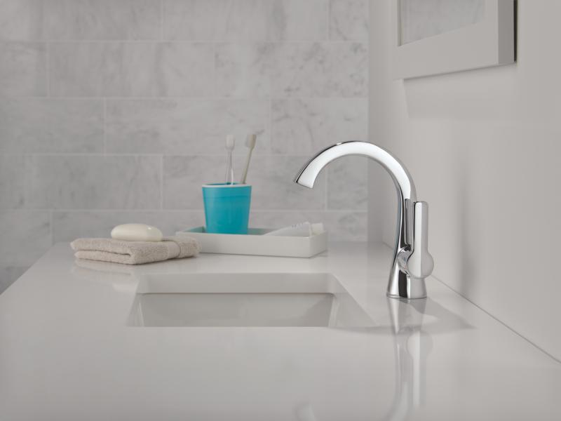 DELTA Lineax Single Handle Bathroom Faucet — Chrome