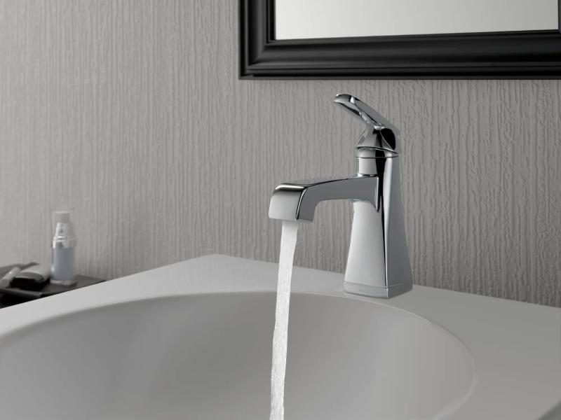 DELTA Ashlyn Single Handle Bathroom Faucet — Chrome