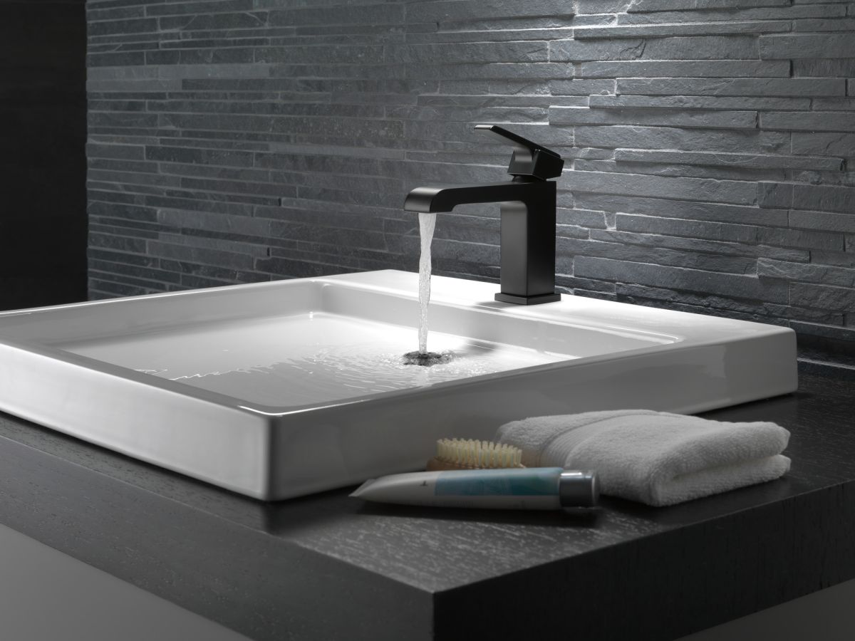 DELTA Ara Single Handle Bathroom Faucet — Matte Black