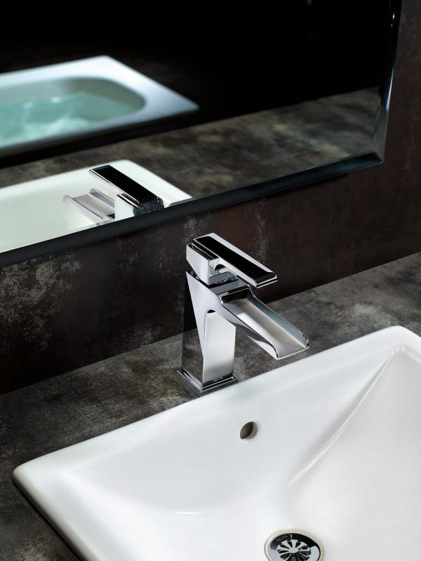 DELTA Ara Single Handle Channel Bathroom Faucet — Chrome