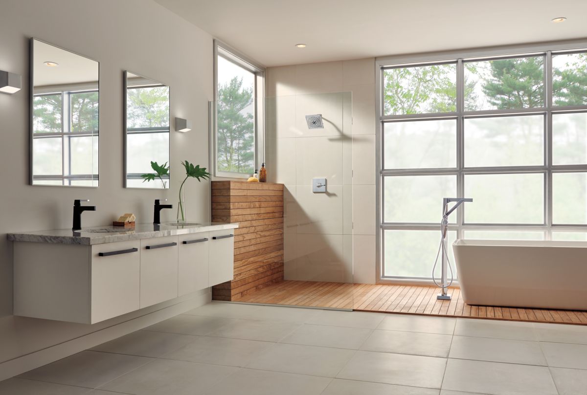 DELTA Zura Single Handle Floor Mount Tub Filler Trim with Hand Shower — Chrome