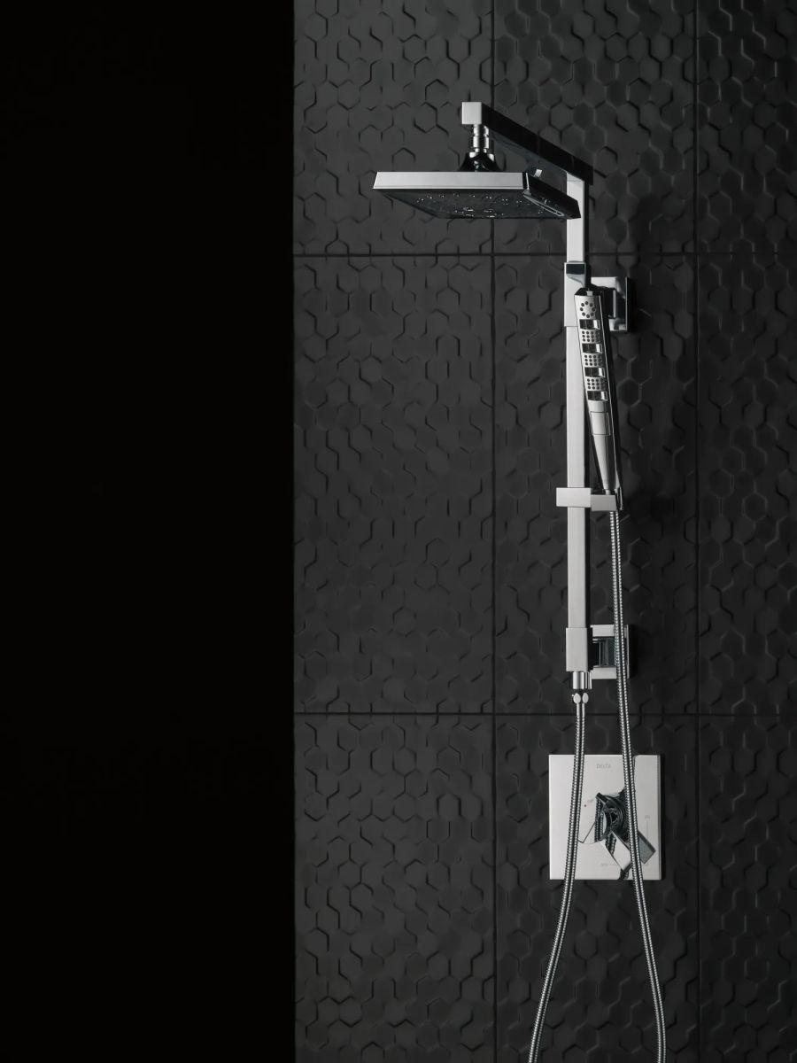 DELTA Universal Showering Components H2OKinetic Hand Shower 1.75 GPM 4-Setting — Lumicoat® Chrome