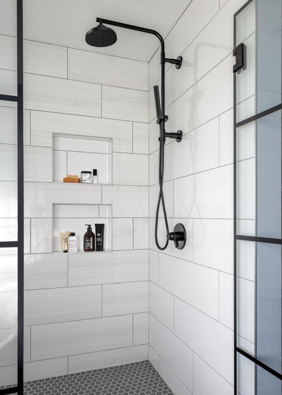 DELTA Universal Showering Components H2OKINETIC 5-Setting Contemporary Raincan Shower Head — Matte Black
