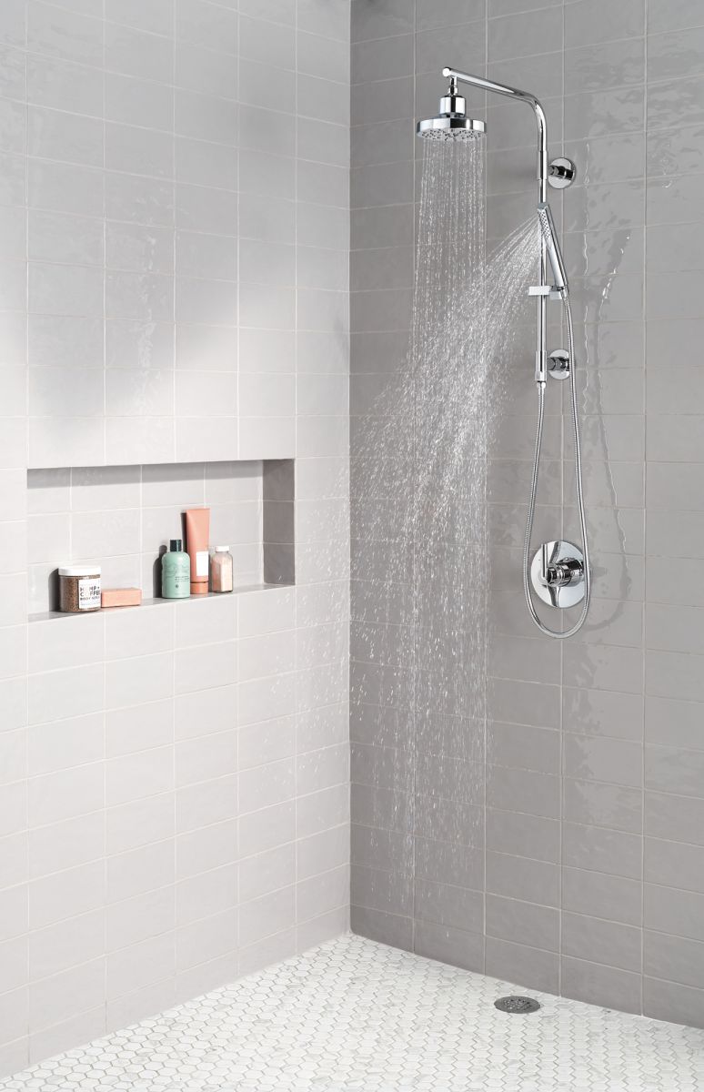 DELTA Universal Showering Components H2OKINETIC 5-Setting Contemporary Raincan Shower Head — Lumicoat® Chrome