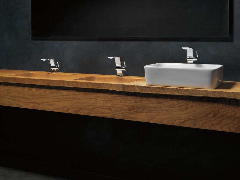 DELTA Pivotal Single Handle Bathroom Faucet — Lumicoat® Chrome