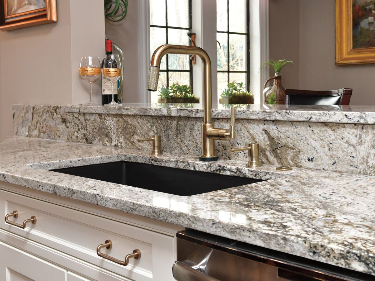 BRIZO Litze SmartTouch Pull-Down Kitchen Faucet with Square Spout and Knurled Handle — Luxe Gold