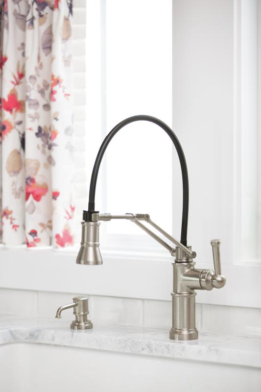 BRIZO Artesso Single Handle Articulating Kitchen Kitchen Faucet with SmartTouch Technology — Stainless