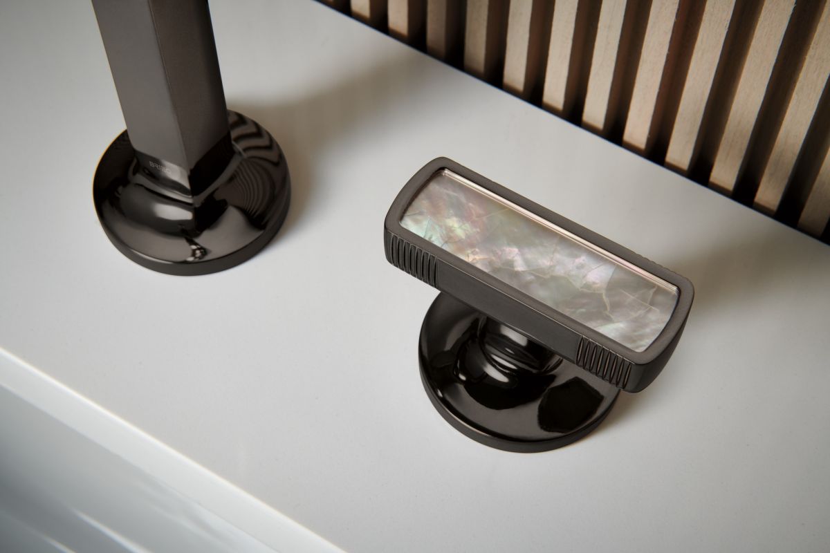 BRIZO Kintsu Widespread Lavatory Knob with Mother of Pearl Inlay Handle Kit — Brilliance Black Onyx