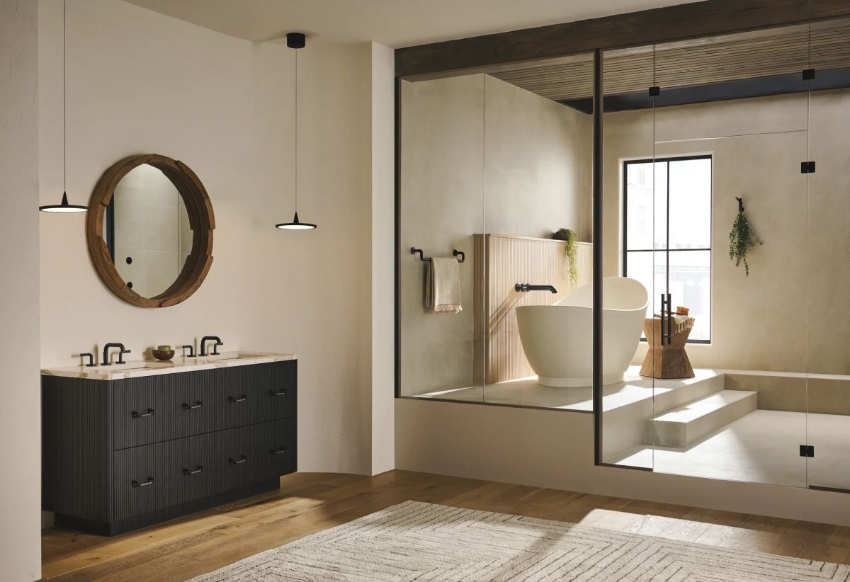 BRIZO Litze 24" Towel Bar — Matte Black