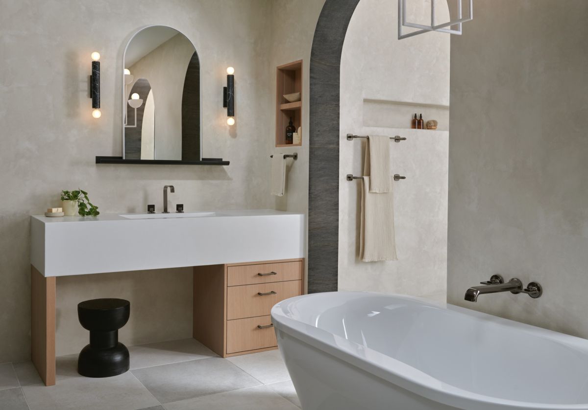 BRIZO Allaria 8" Towel Bar — Brilliance Black Onyx / Matte Black