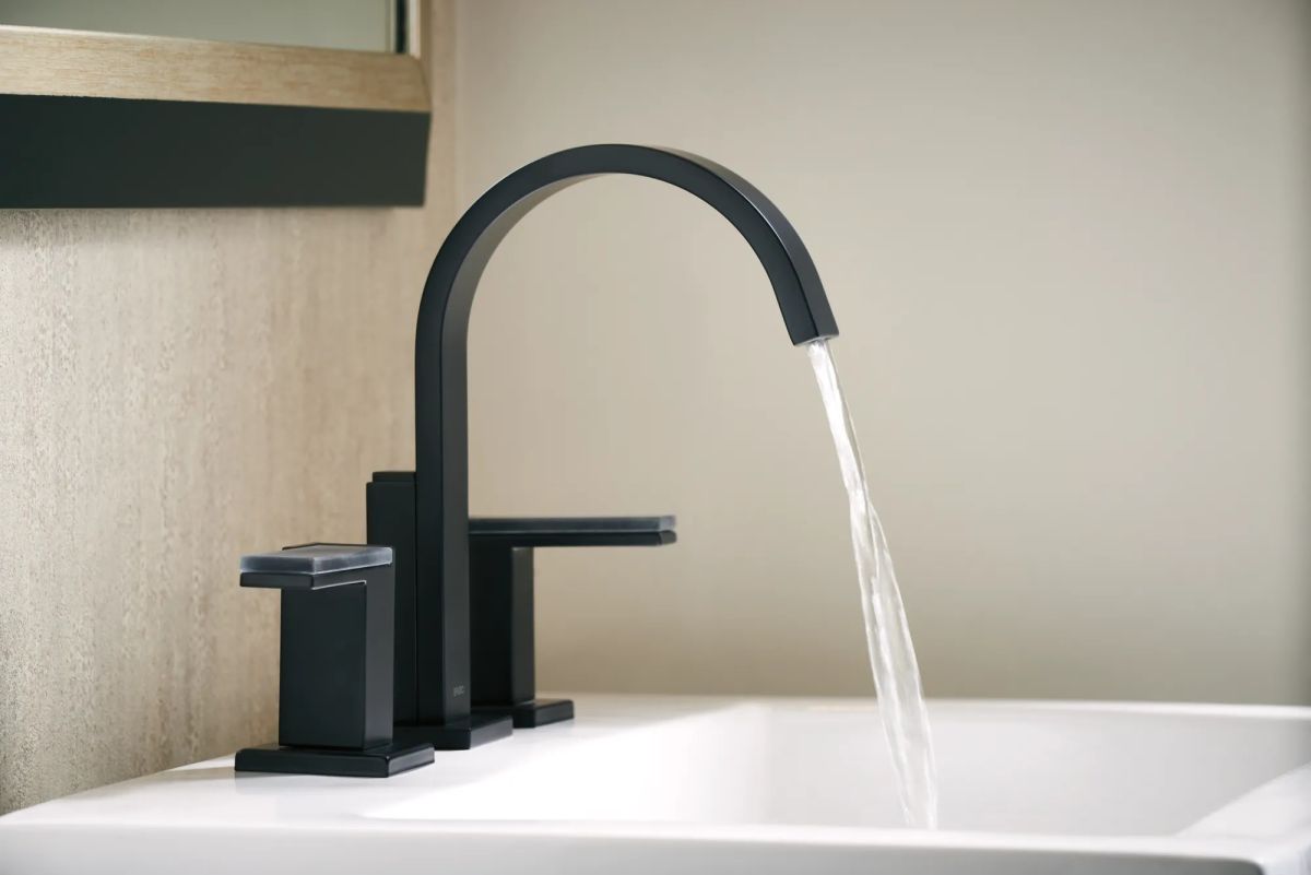 BRIZO Siderna Widespread Lavatory and Bidet Solar Gray Glass Lever Handle Kit — Matte Black