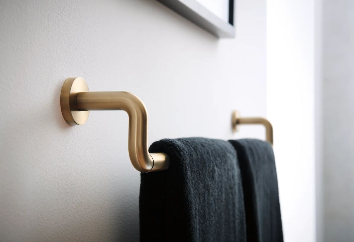 BRIZO Litze 30" Towel Bar — Luxe Gold