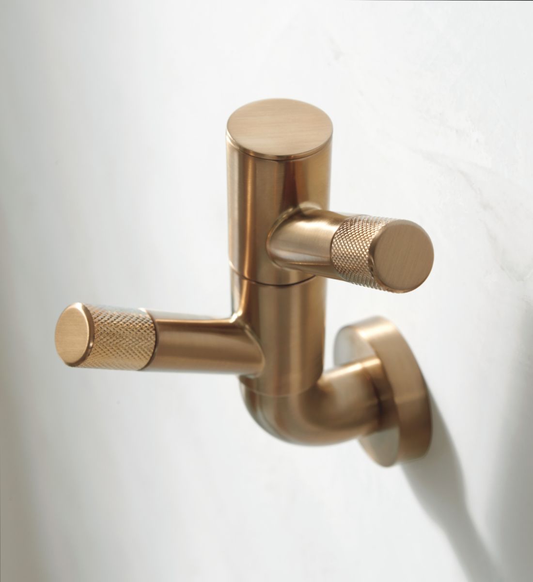 BRIZO Litze Rotating Double Robe Hook With Knurling — Luxe Gold