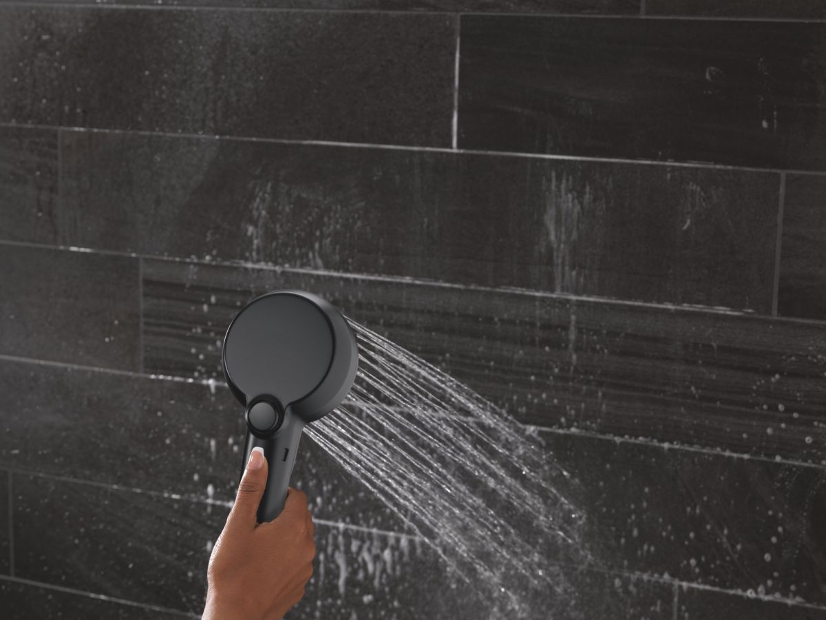 DELTA Universal Showering Components 5-Setting In2ition with ProClean — Matte Black