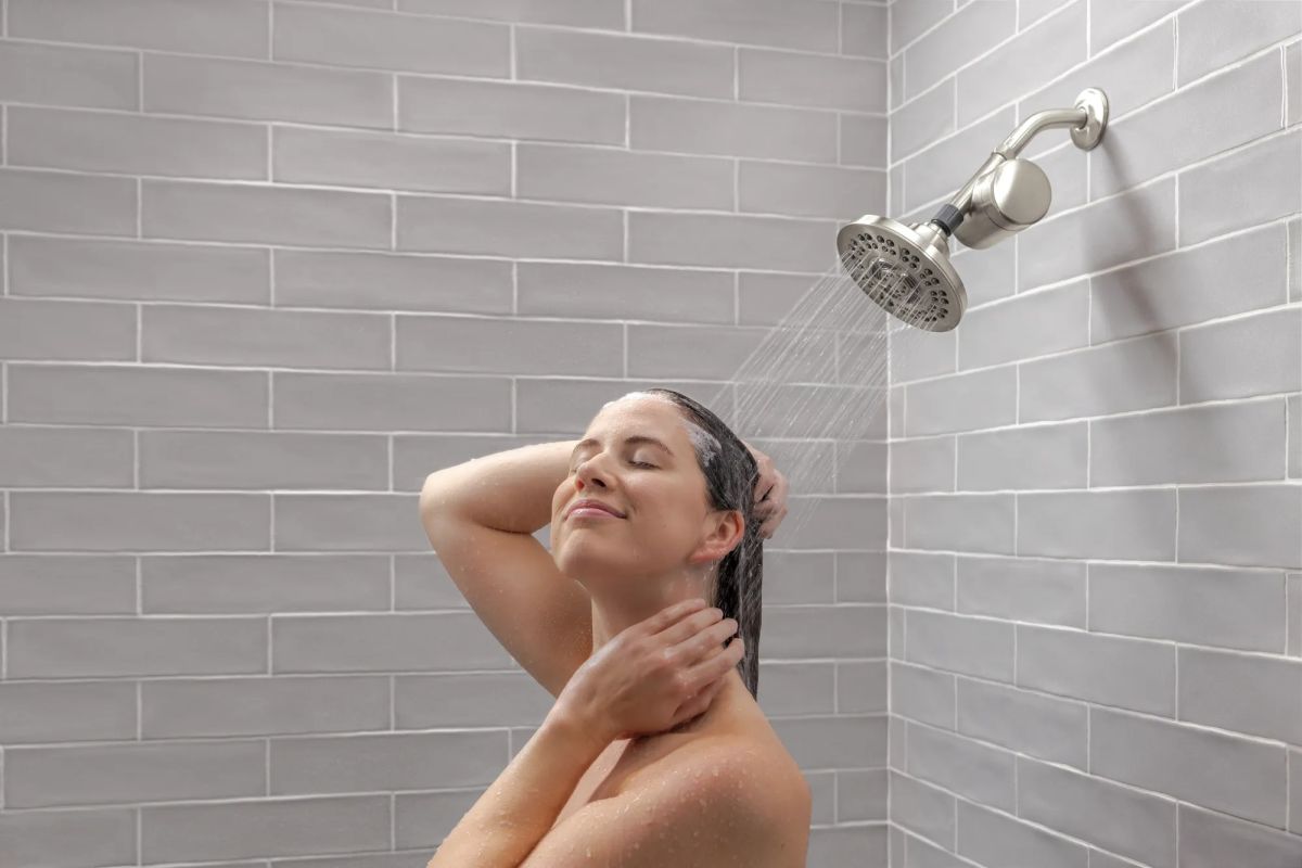 DELTA Clarifi Standard Shower Filter Attachment — Stainless