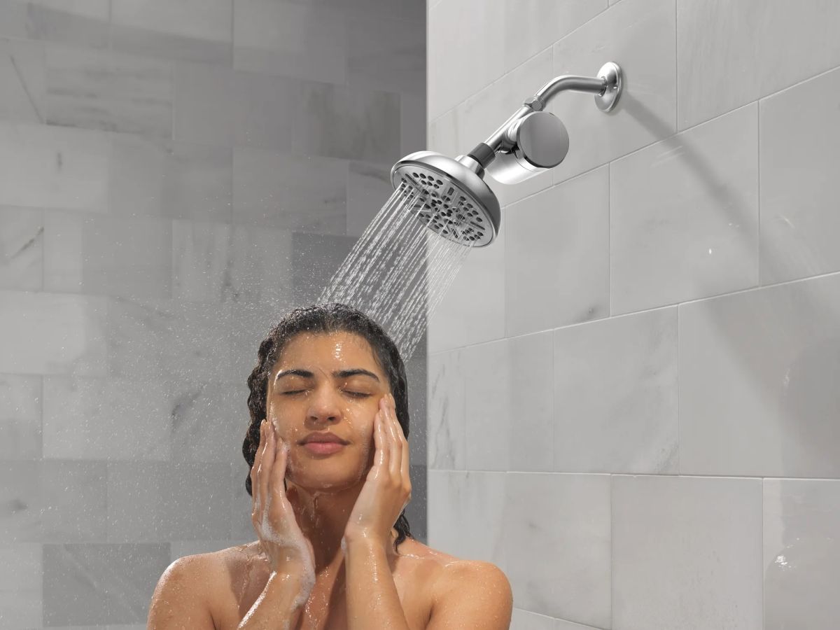 DELTA Clarifi Standard Shower Filter Attachment — Chrome