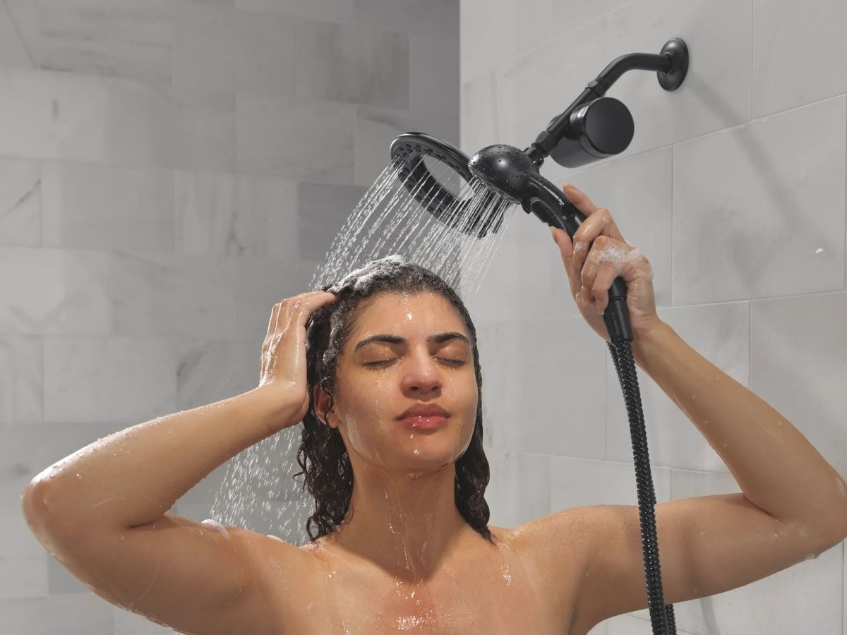 DELTA Clarifi Shower Filter Attachment with 4-Setting In2ition — Matte Black