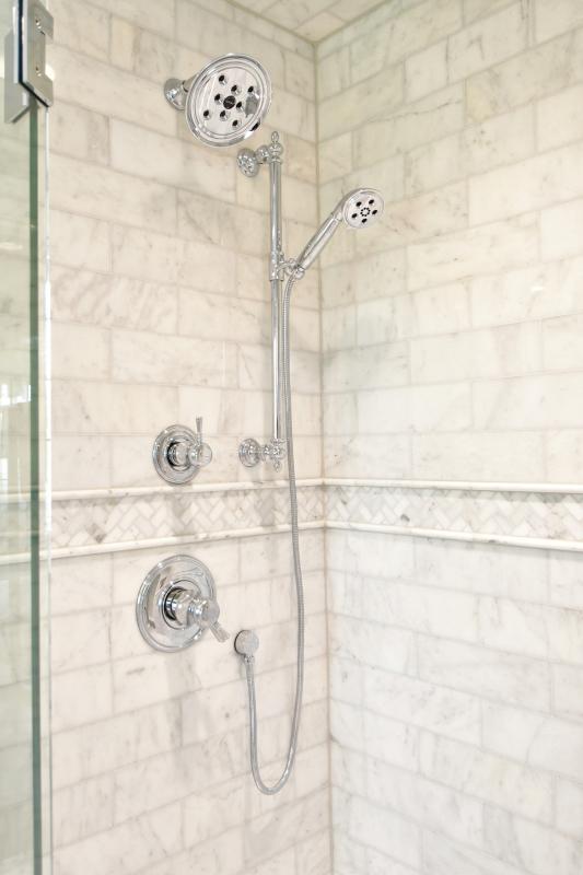 BRIZO Essential Shower 7" Classic Round H2Okinetic Single Function Wall Mount Showerhead — Chrome