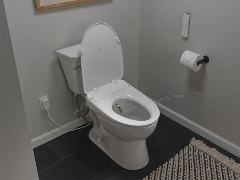 DELTA Refresh Ultimate Elongated Electric Bidet Toilet Seat — White