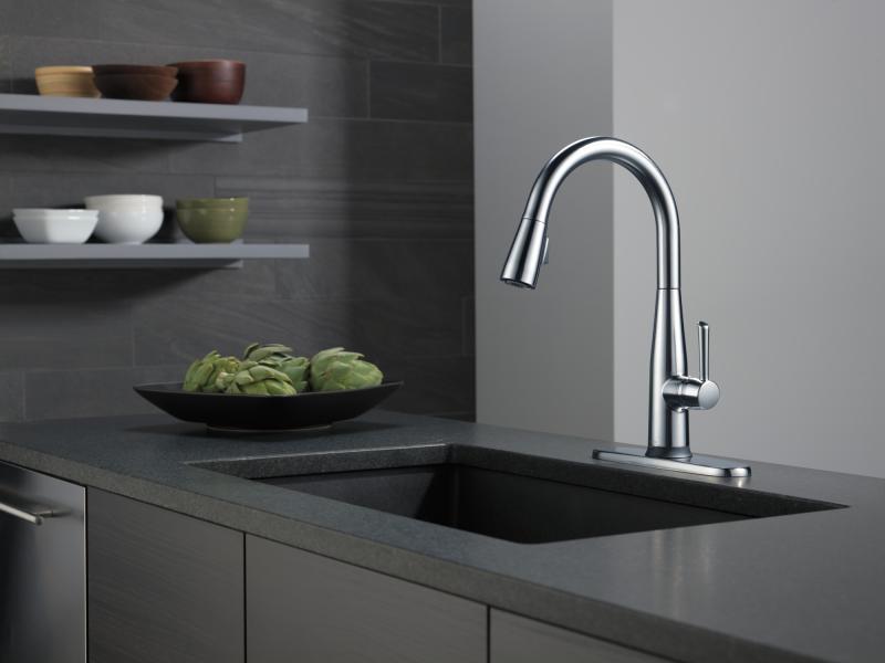 DELTA Essa Single Handle Pull-Down Kitchen Faucet with Touch2O Technology — Arctic Stainless