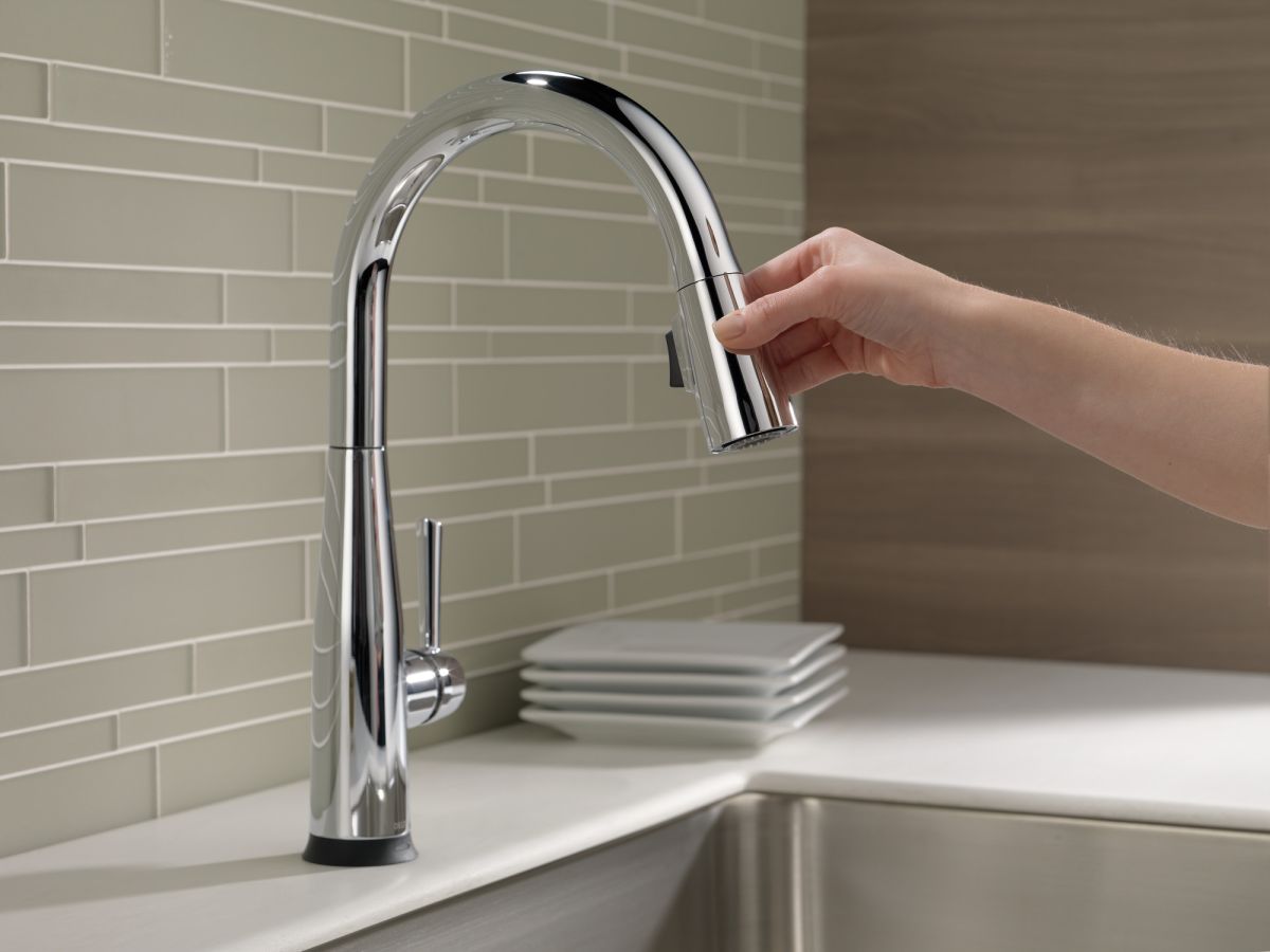 DELTA Essa VoiceIQ Single Handle Pull-Down Faucet with Touch2O Technology — Chrome