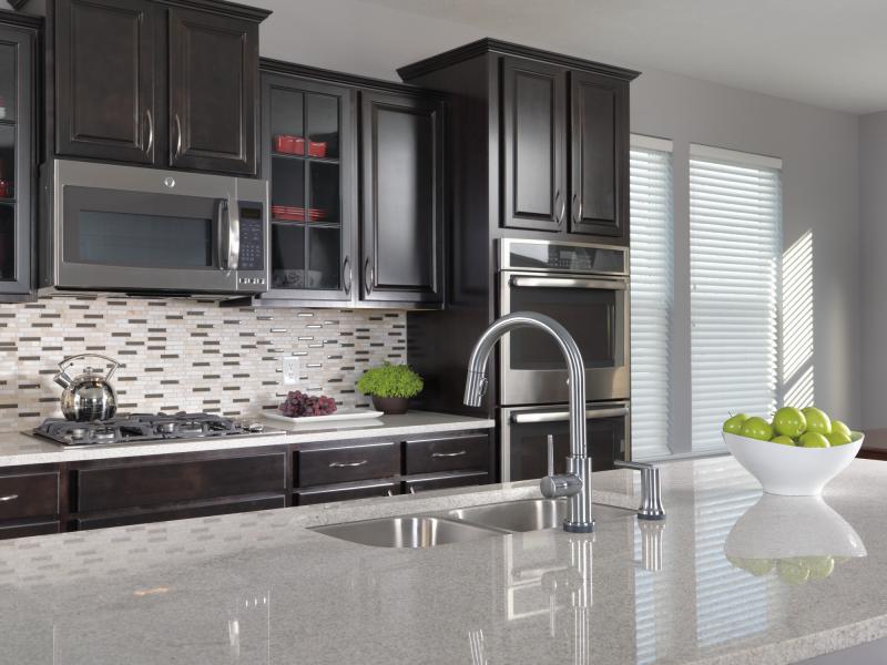 DELTA Trinsic Single Handle Pull-Down Kitchen Faucet — Arctic Stainless