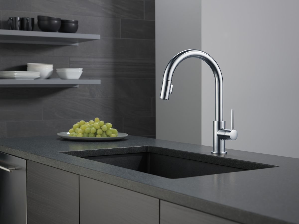 DELTA Trinsic Single Handle Pull-Down Kitchen Limited Swivel — Arctic Stainless