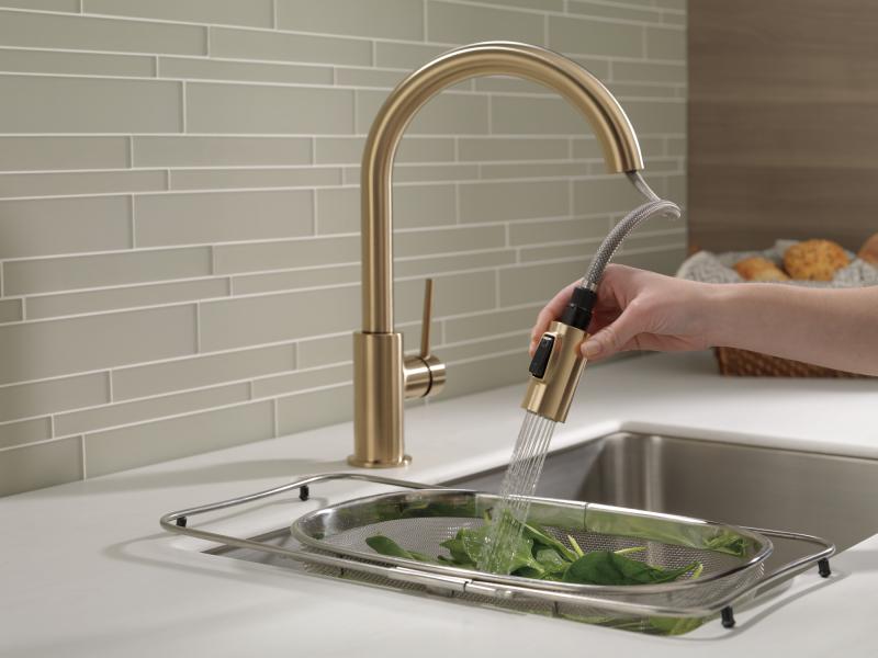 DELTA Trinsic Single Handle Pull-Down Kitchen Limited Swivel — Champagne Bronze