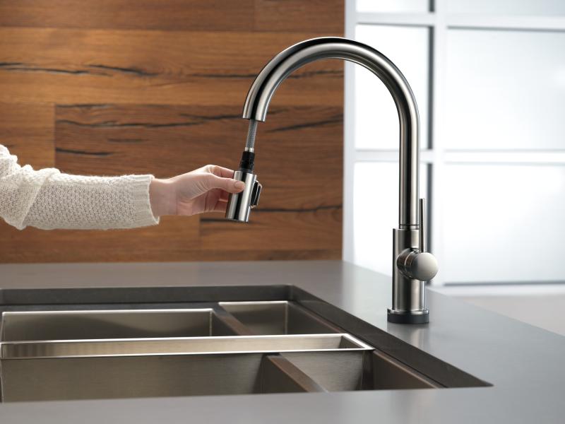 DELTA Trinsic Single Handle Pull-Down Kitchen Faucet with Touch — Black Stainless