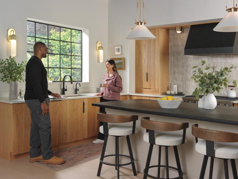 DELTA Other Contemporary Round Beverage Faucet — Matte Black