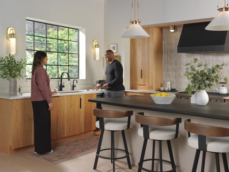DELTA Other Contemporary Round Beverage Faucet — Matte Black