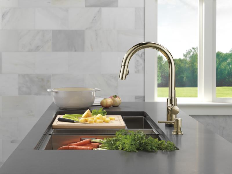DELTA Trinsic VoiceIQ Kitchen Faucet with Touch2O Technology with Touchless Technology — Polished Nickel