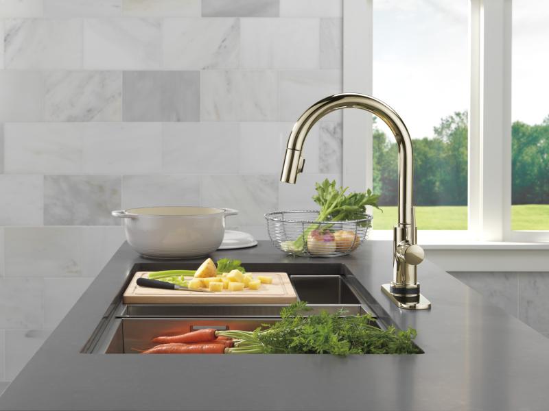 DELTA Trinsic VoiceIQ Kitchen Faucet with Touch2O Technology with Touchless Technology — Polished Nickel