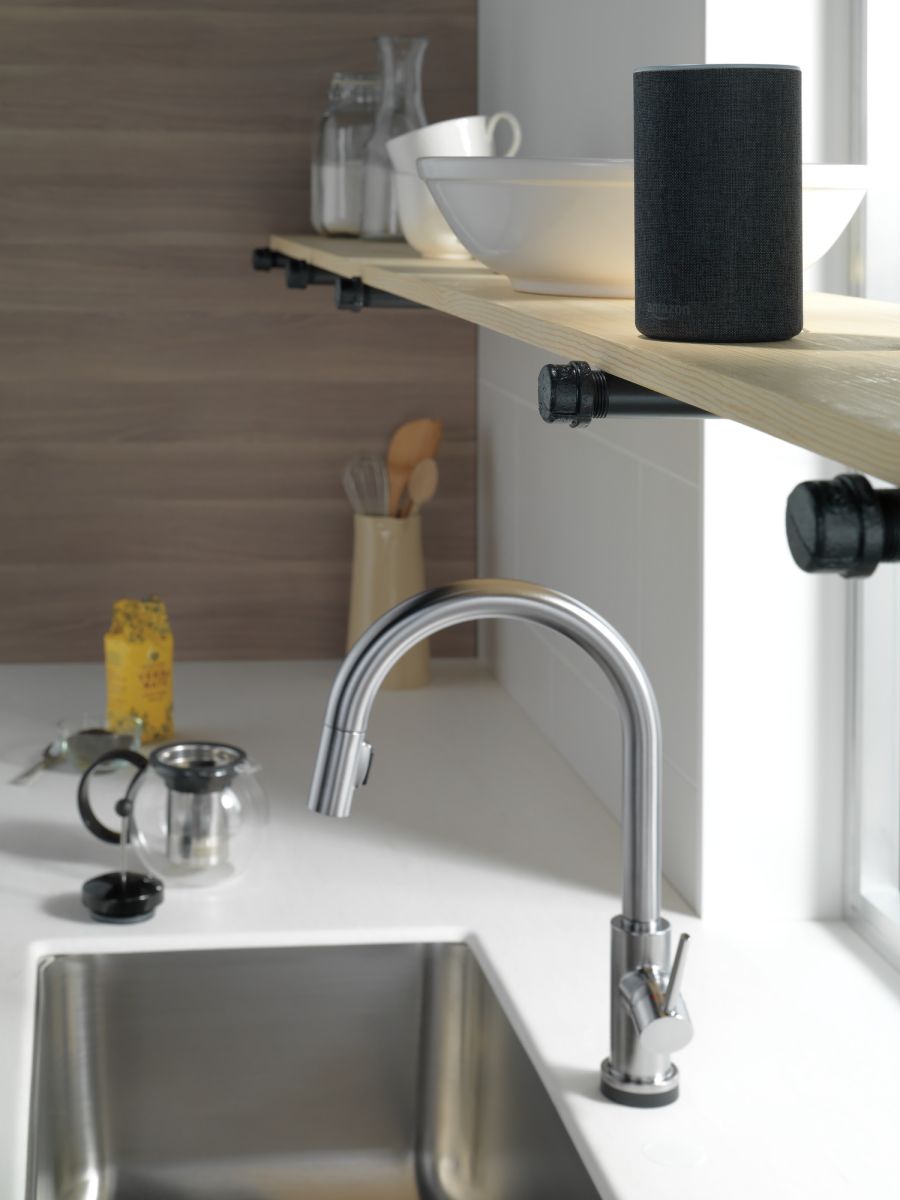 DELTA Trinsic VoiceIQ Single-Handle Pull-Down Kitchen Faucet with Touch2O Technology — Arctic Stainless