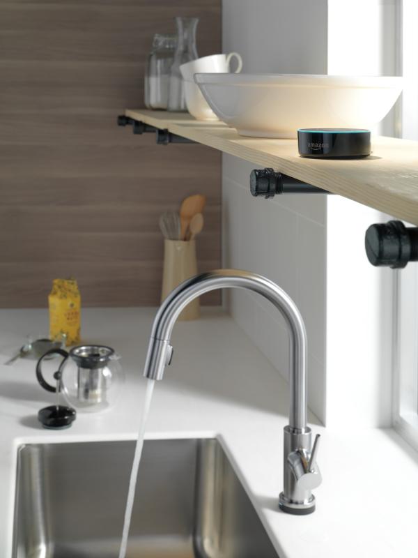 DELTA Trinsic VoiceIQ Single-Handle Pull-Down Kitchen Faucet with Touch2O Technology — Arctic Stainless