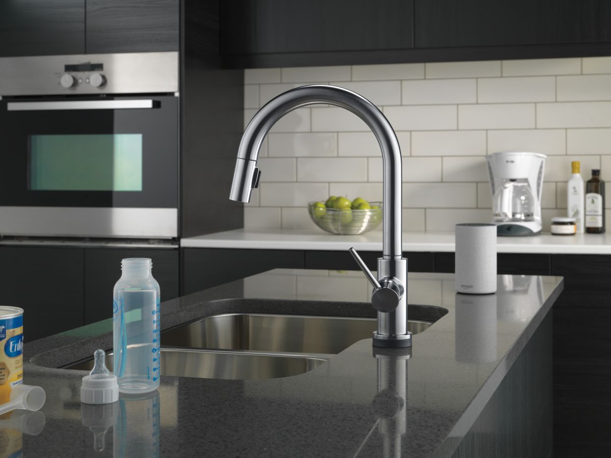 DELTA Trinsic VoiceIQ Single-Handle Pull-Down Kitchen Faucet with Touch2O Technology — Arctic Stainless