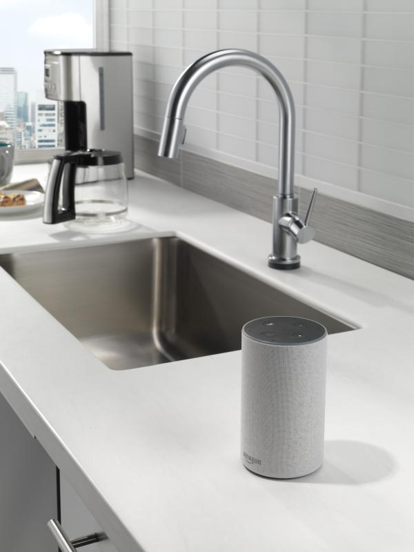 DELTA Trinsic VoiceIQ Single-Handle Pull-Down Kitchen Faucet with Touch2O Technology — Arctic Stainless