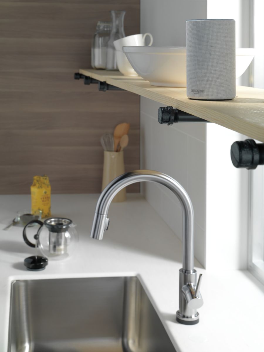 DELTA Trinsic VoiceIQ Single-Handle Pull-Down Kitchen Faucet with Touch2O Technology — Arctic Stainless