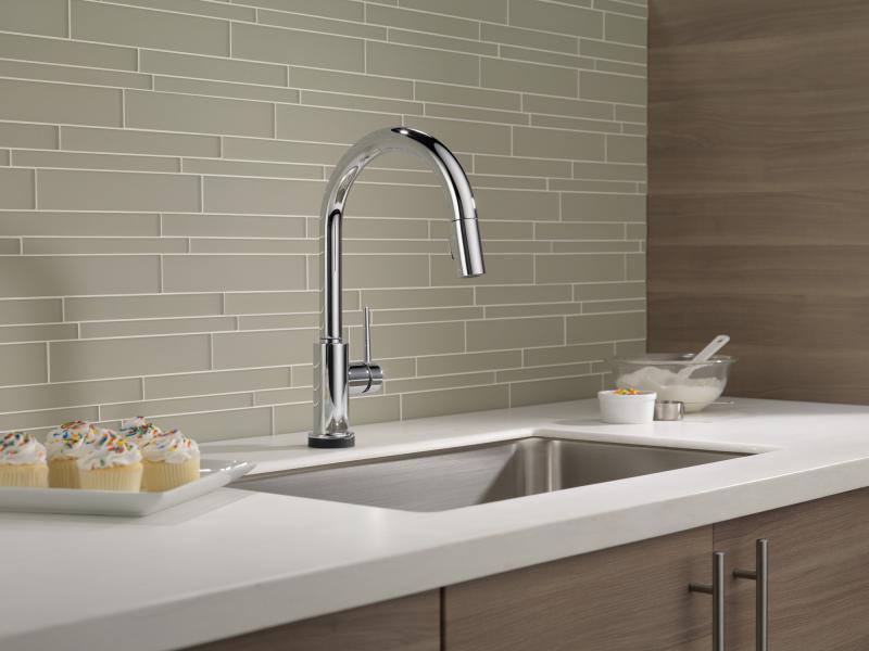 DELTA Trinsic VoiceIQ Single-Handle Pull-Down Kitchen Faucet with Touch2O Technology — Chrome