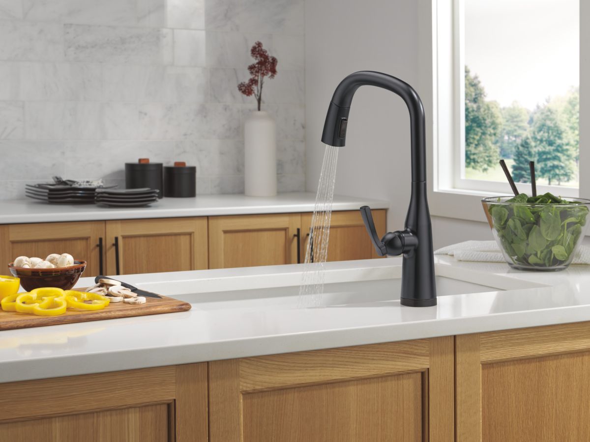DELTA Stryke Touch2O Technology Kitchen Faucet with Touchless Technology — Matte Black