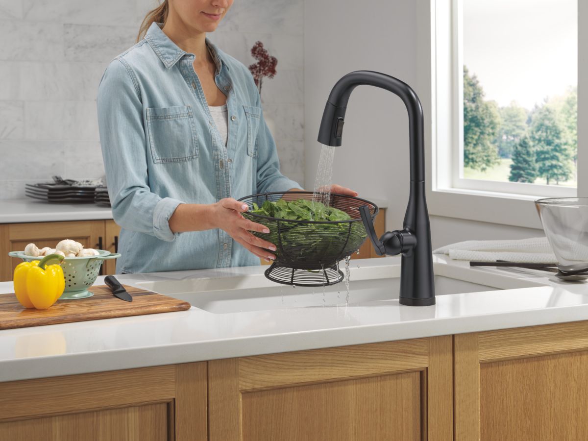 DELTA Stryke VoiceIQ Single Handle Pull-Down Faucet with Touch2O Technology — Matte Black