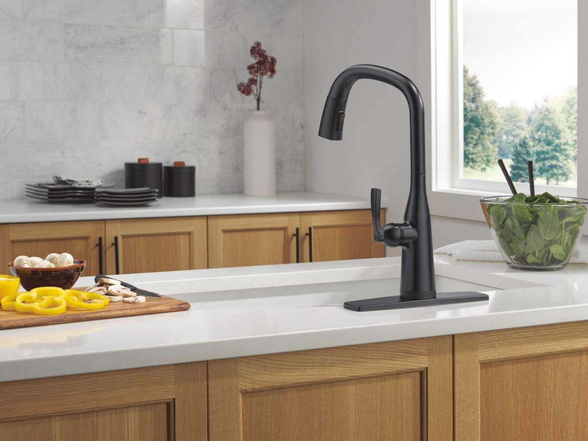 DELTA Stryke VoiceIQ Single Handle Pull-Down Faucet with Touch2O Technology — Matte Black