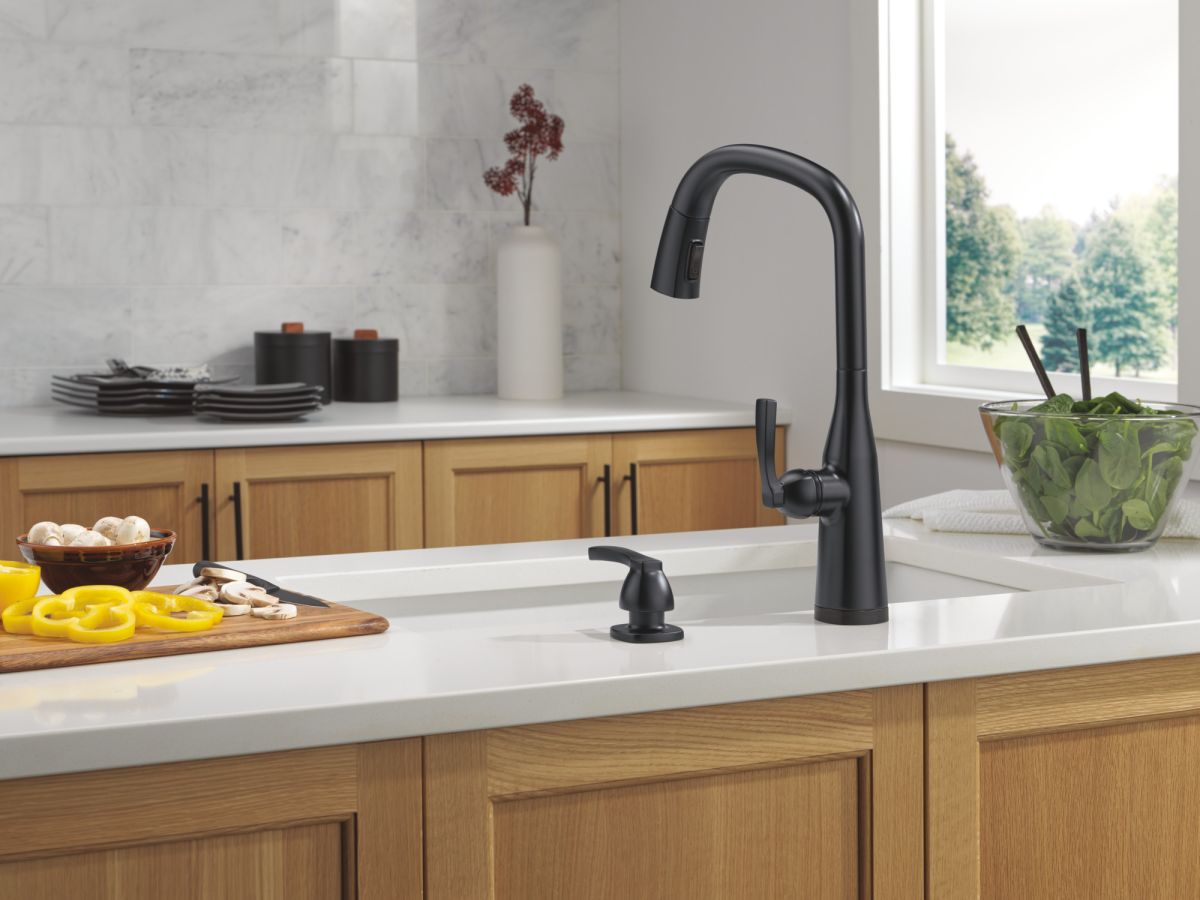 DELTA Stryke VoiceIQ Single Handle Pull-Down Faucet with Touch2O Technology — Matte Black
