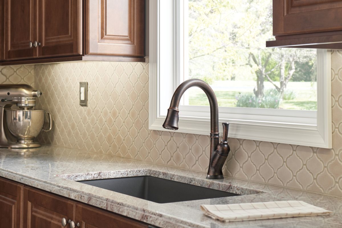DELTA Leland Single Handle Pull-Down Kitchen Faucet with Touch2O and ShieldSpray Technologies — Venetian Bronze