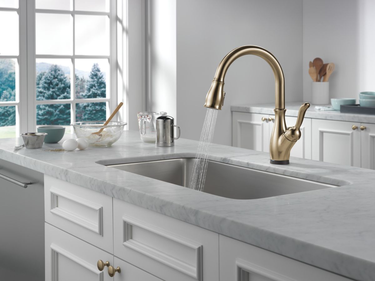 DELTA Leland Touch2O Technology Kitchen Faucet with Touchless Technology — Champagne Bronze