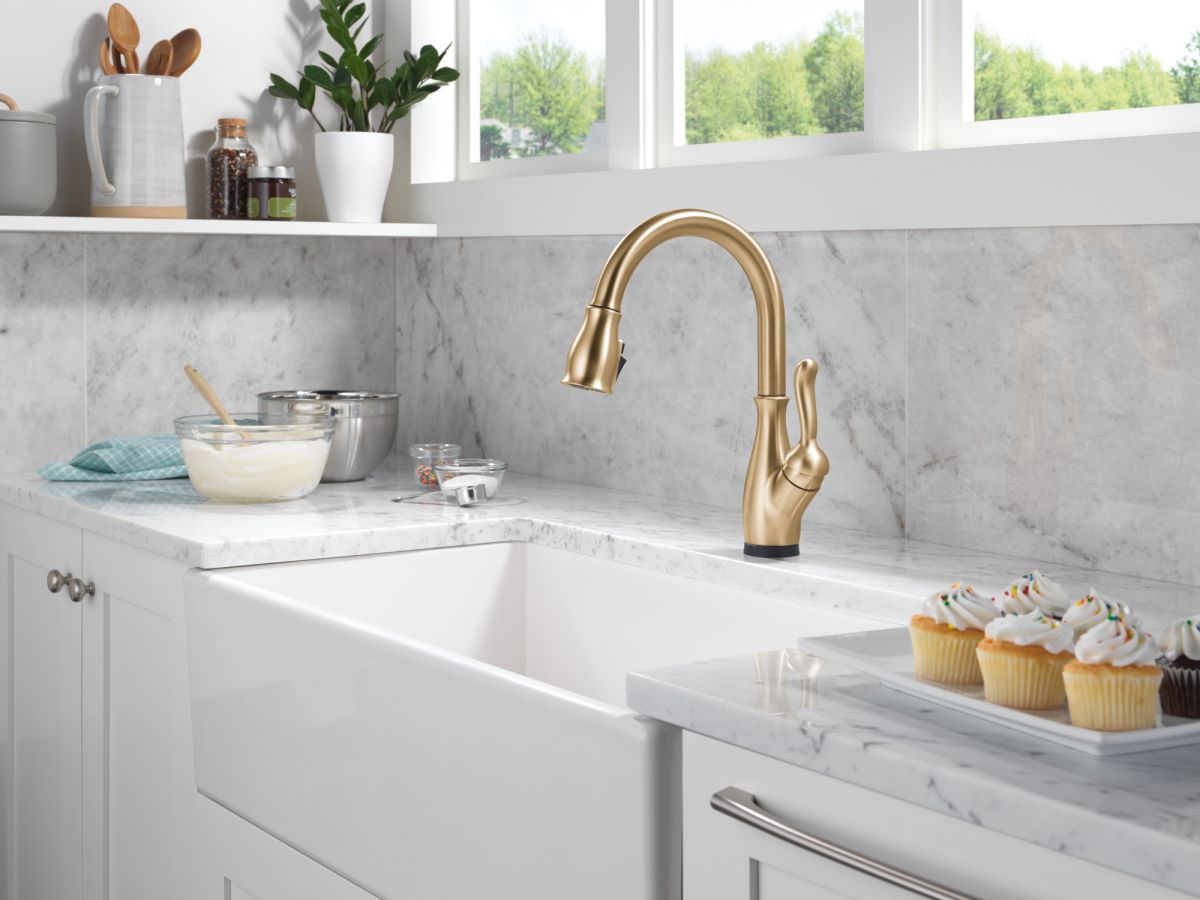 DELTA Leland Touch2O Technology Kitchen Faucet with Touchless Technology — Champagne Bronze