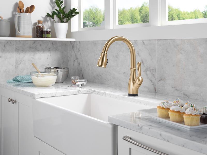 DELTA Leland Touch2O Technology Kitchen Faucet with Touchless Technology — Champagne Bronze