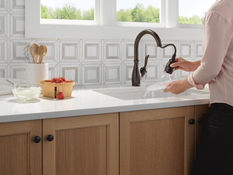 DELTA Leland Touch2O Technology Kitchen Faucet with Touchless Technology — Venetian Bronze